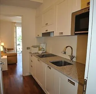 Sleeps 2 Pool Wifi Meina